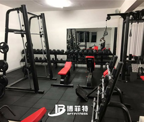 馬達加斯加客戶健身房案例 開健身房就買妖精视频污网站健身器材