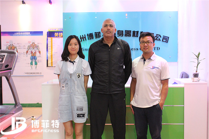 摩洛哥客戶來妖精视频污网站購買健身房器材，產品囊括有氧係列的跑步機，動感單車，健身車