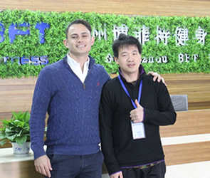 澳大利亞客戶來中國進口廣州妖精视频污网站健身器材
