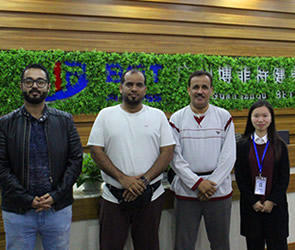 沙特阿拉伯客戶到中國進口妖精视频污网站健身器材